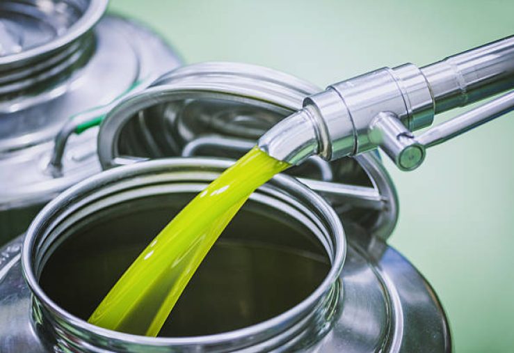 Process of production fresh olive oil.