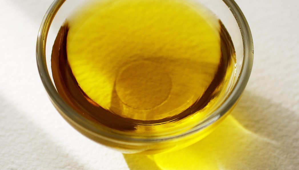 ronhvass-oil-1773835_1920